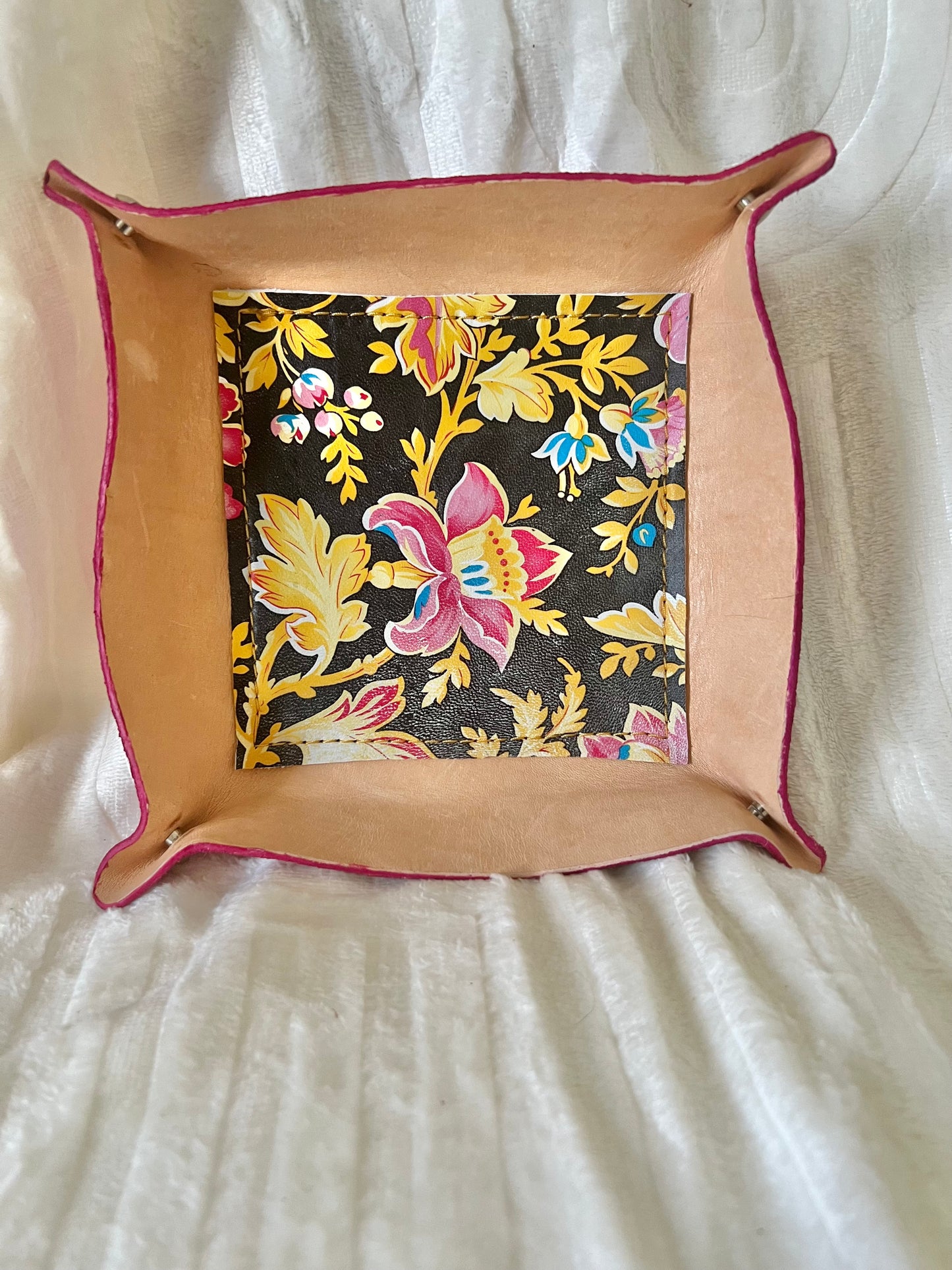 6x6 Square Tray.  Hot pink color outside with tan inner borders.  The center is decorated with pink flowers on a black background. 